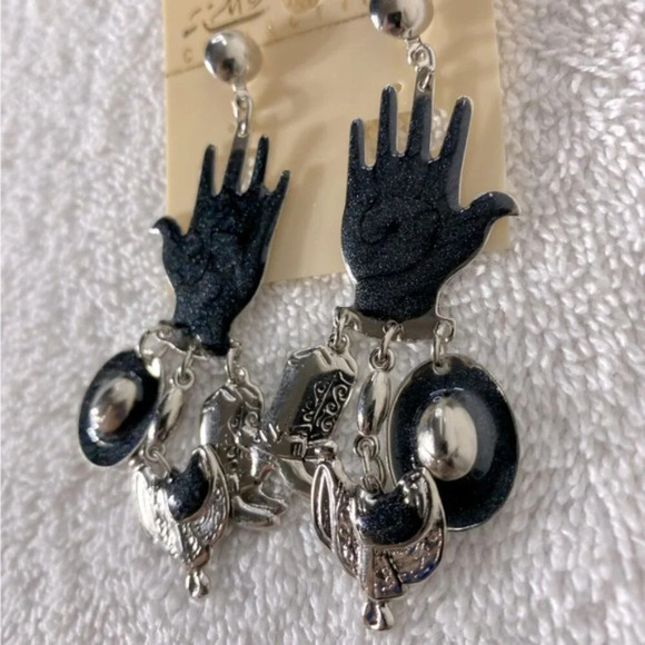 Vintage Black Silver Tone Metal Cowboy Hat Cowboy Boots Saddle Hand Earrings - Picture 6 of 7